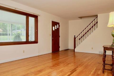 1845 Ebenezer Rd, Cincinnati, OH 45233 photo 2