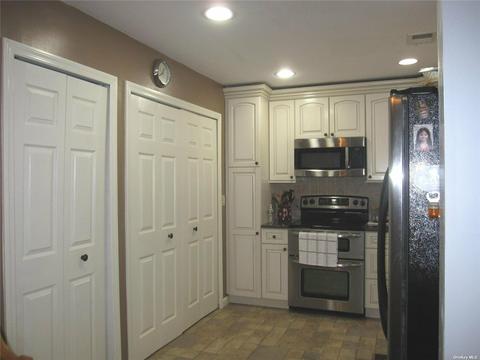 998 Timber Trl, Cincinnati, OH 45224 photo 8