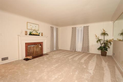 1117 Lois Dr, Cincinnati, OH 45237 photo 4