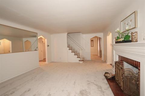 1117 Lois Dr, Cincinnati, OH 45237 photo 5