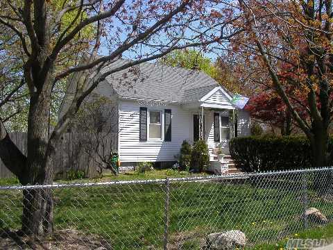 2626 Stonehaven Dr, Cincinnati, OH 45245 photo 1