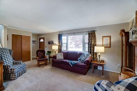 1069 Pinehollow Ln, Cincinnati, OH 45231 photo 3
