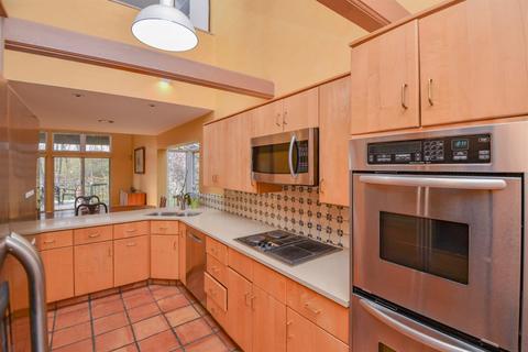 21 Spring Hill Dr, Mariemont, OH 45227 photo 13