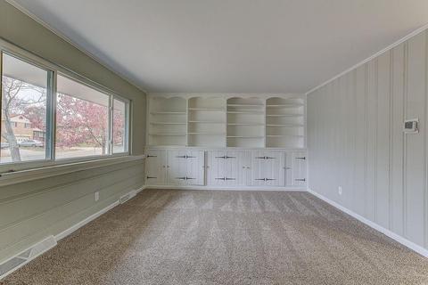 117 Junedale Dr, Greenhills, OH 45218 photo 5
