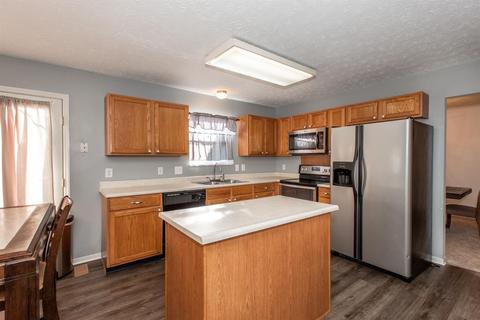 9610 Fallsridge Ct, Cincinnati, OH 45231 photo 3