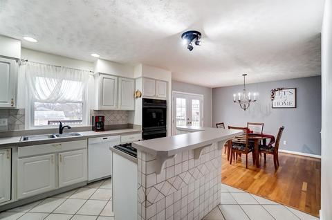 1906 Fallbrook Ln, Cincinnati, OH 45240 photo 13