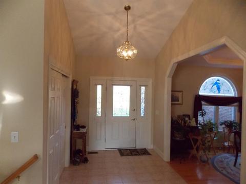 1737 Wemblywood Ct, Cincinnati, OH 45240 photo 2