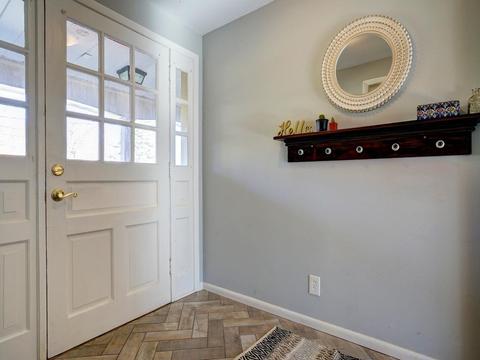 427 Meadowcrest Rd, Cincinnati, OH 45231 photo 3
