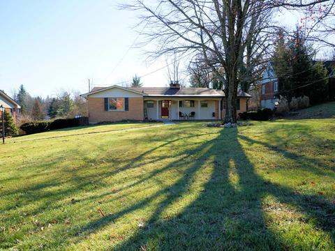 427 Meadowcrest Rd, Cincinnati, OH 45231 photo 2