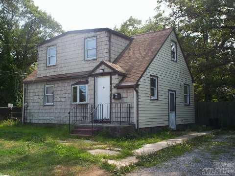 6670 Greentree Dr, Cincinnati, OH 45224 photo 1
