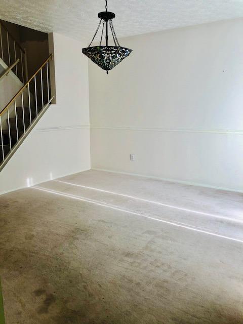 285 Jonathan Ct, Cincinnati, OH 45255 photo 3