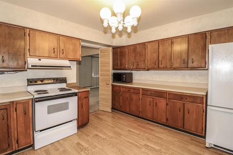 7349 Commonwealth Dr, Cincinnati, OH 45224 photo 17