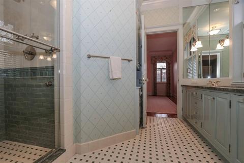 1901 Madison Rd, Cincinnati, OH 45206 photo 22