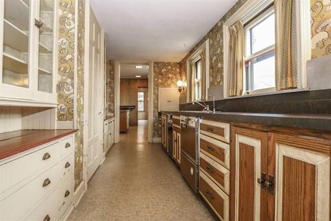 1901 Madison Rd, Cincinnati, OH 45206 photo 18