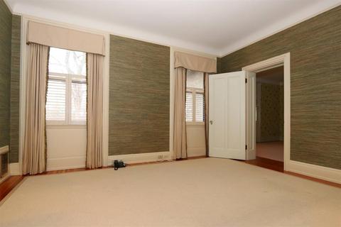 1901 Madison Rd, Cincinnati, OH 45206 photo 25