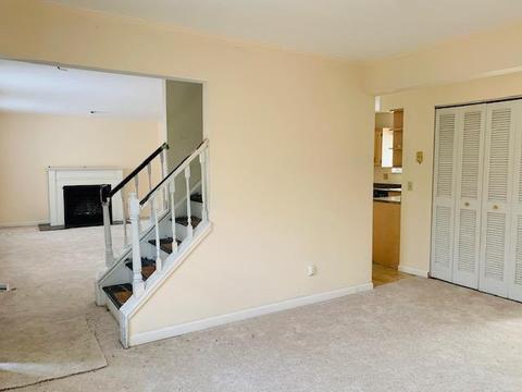 693 Daphne Ct, Forest Park, OH 45240 photo 4