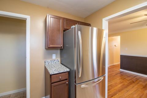 9218 Montoro Dr, Cincinnati, OH 45231 photo 4