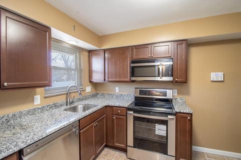 9218 Montoro Dr, Cincinnati, OH 45231 photo 2
