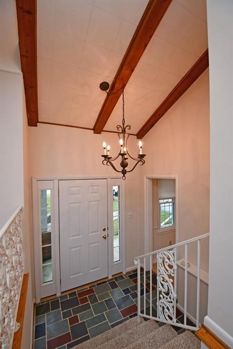 5658 Mapleridge Dr, Cincinnati, OH 45227 photo 7