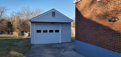 7143 Northridge Dr, Cincinnati, OH 45231 photo 2