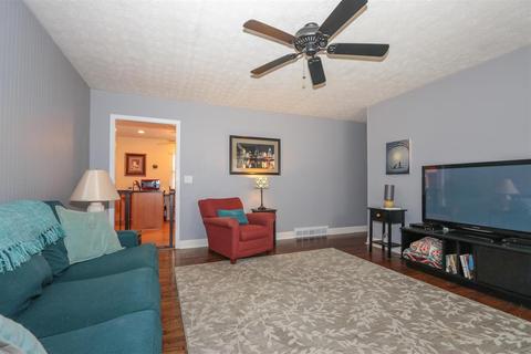 9135 Tag Dr, Cincinnati, OH 45231 photo 4
