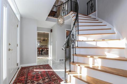 8286 Millview Dr, Cincinnati, OH 45249 photo 5