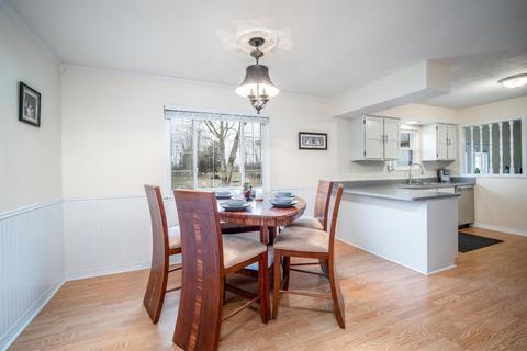 7697 Dickey Rd, Middletown, OH 45042 photo 23