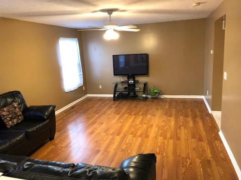 10196 Pippin Meadows Dr, Cincinnati, OH 45231 photo 4
