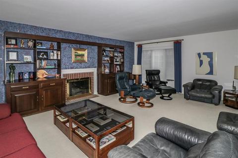 817 Indian Trace Ct, Cincinnati, OH 45255 photo 6