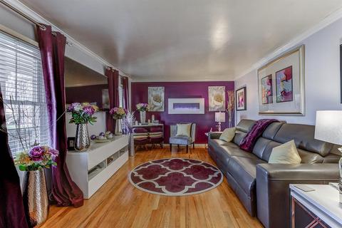 680 Evangeline Rd, Forest Park, OH 45240 photo 2