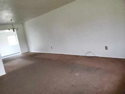 9385 Bluegate Dr, Cincinnati, OH 45231 photo 2