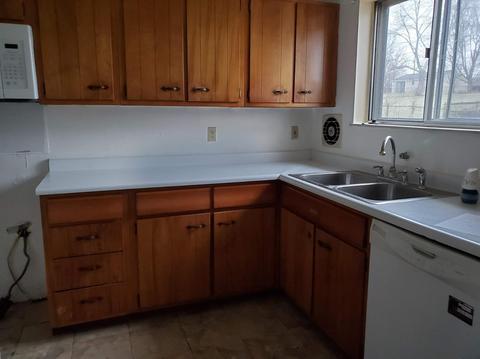 9385 Bluegate Dr, Cincinnati, OH 45231 photo 4