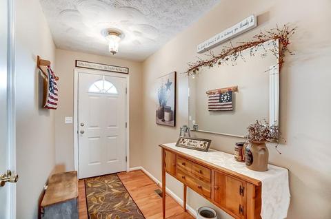 305 Mackenzie Ct, Blanchester, OH 45107 photo 8
