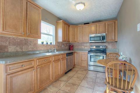 21 De Camp Ave, Cincinnati, OH 45216 photo 6