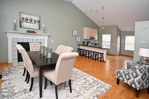 574 Williamsburg Ct, Cincinnati, OH 45244 photo 4