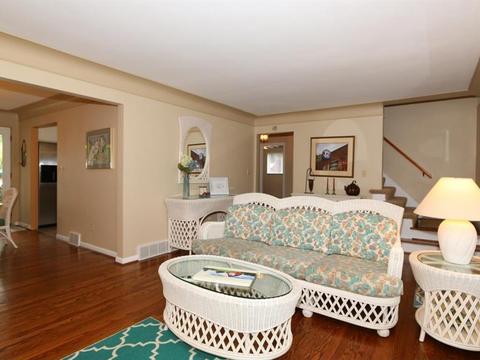 9994 Lakeside Dr, Cincinnati, OH 45231 photo 3