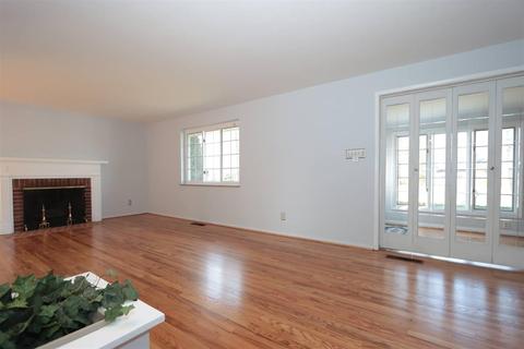 8510 Cavalier Dr, Cincinnati, OH 45231 photo 12