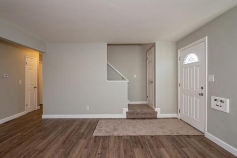 8958 Daly Rd, Cincinnati, OH 45231 photo 4