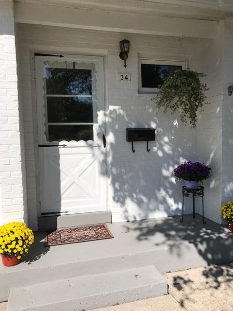 34 Brompton Ln, Greenhills, OH 45218 photo 4