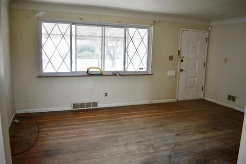 1006 Hempstead Dr, Cincinnati, OH 45231 photo 2