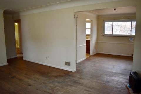 1006 Hempstead Dr, Cincinnati, OH 45231 photo 3