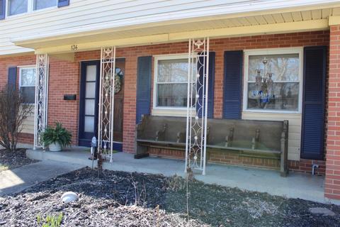 134 Junedale Dr, Greenhills, OH 45218 photo 2