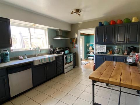 134 Junedale Dr, Greenhills, OH 45218 photo 10
