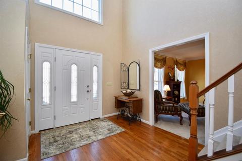 1002 Stream Ridge Ln, Cincinnati, OH 45255 photo 3