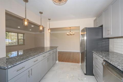 1018 Newcastle Dr, Cincinnati, OH 45231 photo 18