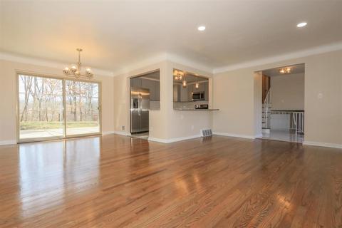 1018 Newcastle Dr, Cincinnati, OH 45231 photo 8