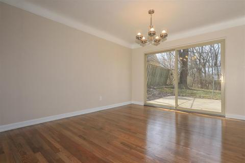 1018 Newcastle Dr, Cincinnati, OH 45231 photo 14