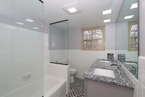 1018 Newcastle Dr, Cincinnati, OH 45231 photo 24