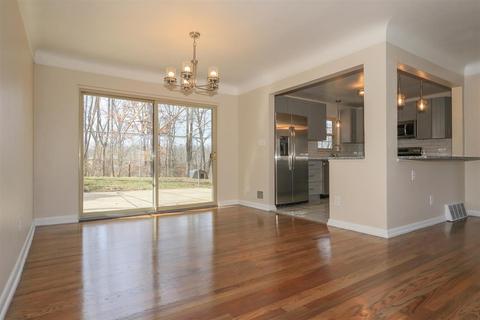 1018 Newcastle Dr, Cincinnati, OH 45231 photo 13