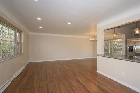 1018 Newcastle Dr, Cincinnati, OH 45231 photo 5